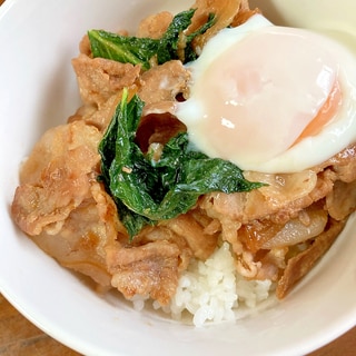 豚肉大葉の丼～温泉卵乗せ